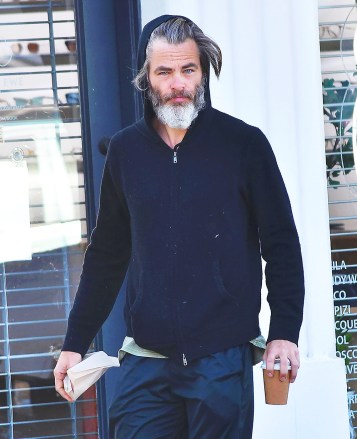 Chris Pine Chris Pine stops for coffee in Studio City, Los Angeles, California, USA - March 07, 2022